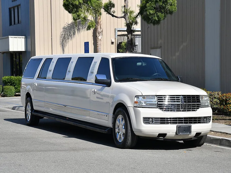 White Lincoln Navigator Limo Hire London