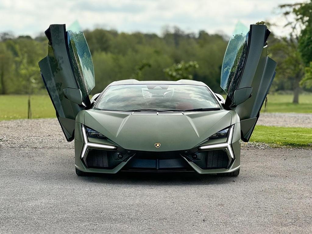 Lamborghini Revuelto WIngdoors